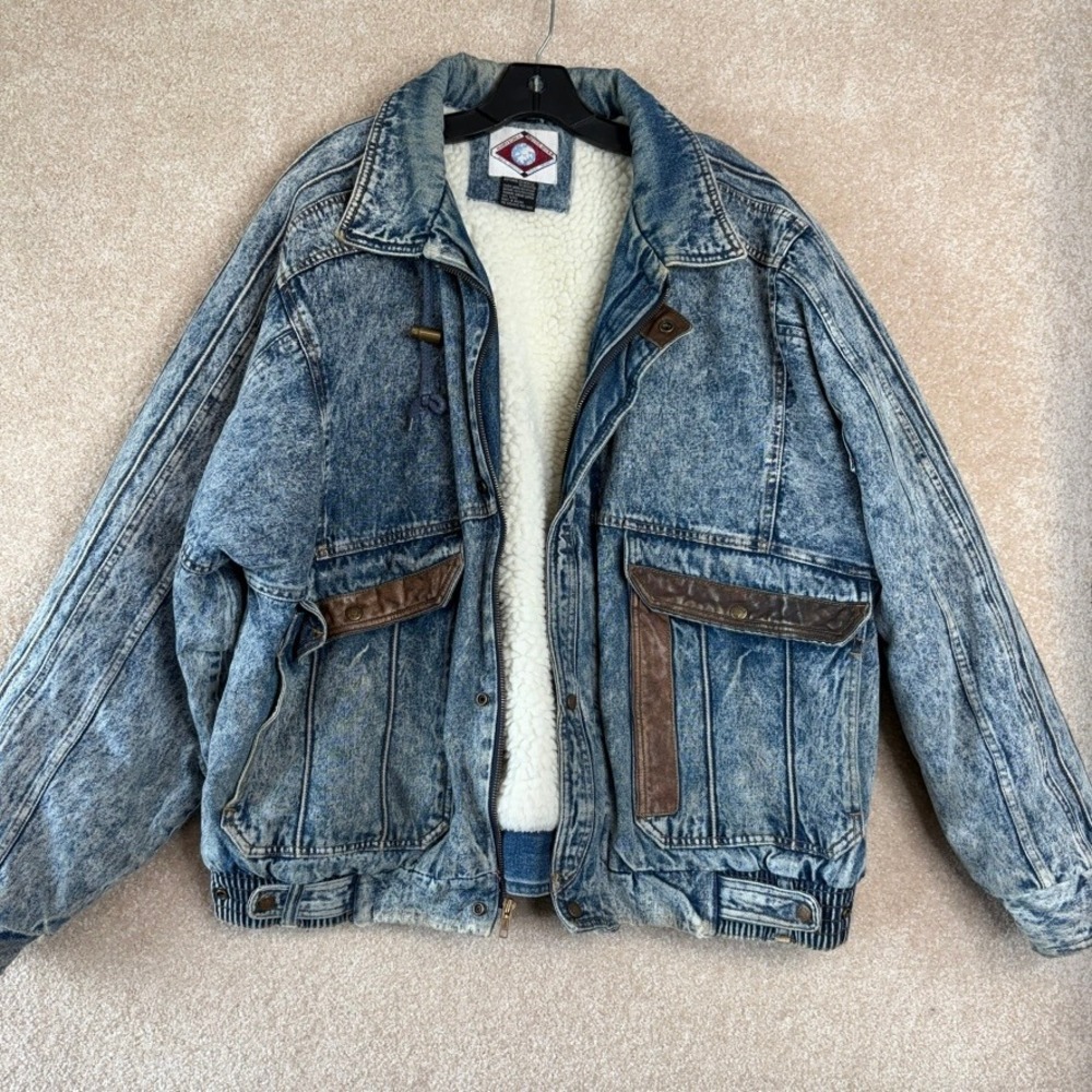 Vintage Acid Wash Denim Sherpa-Lined Bomber Jacket - Blue